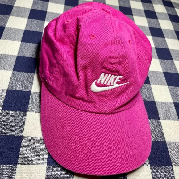 Nike hat - Picture 1 of 5